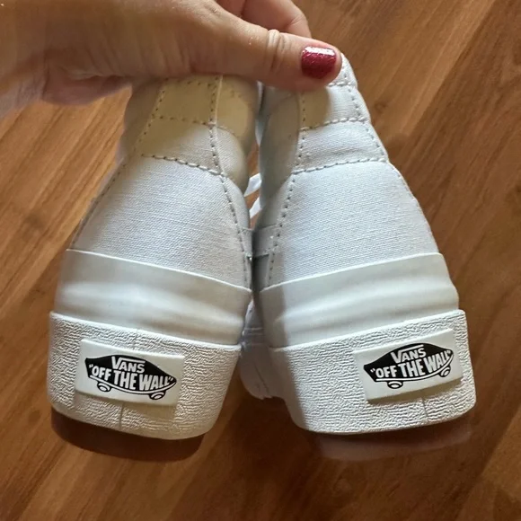 Vans high top Sk8-Hi white sneakers (6.5 womens) New - Picture 4 of 11